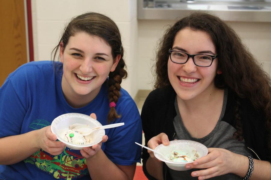 Renaissance Club Holds Its Ice Cream Social