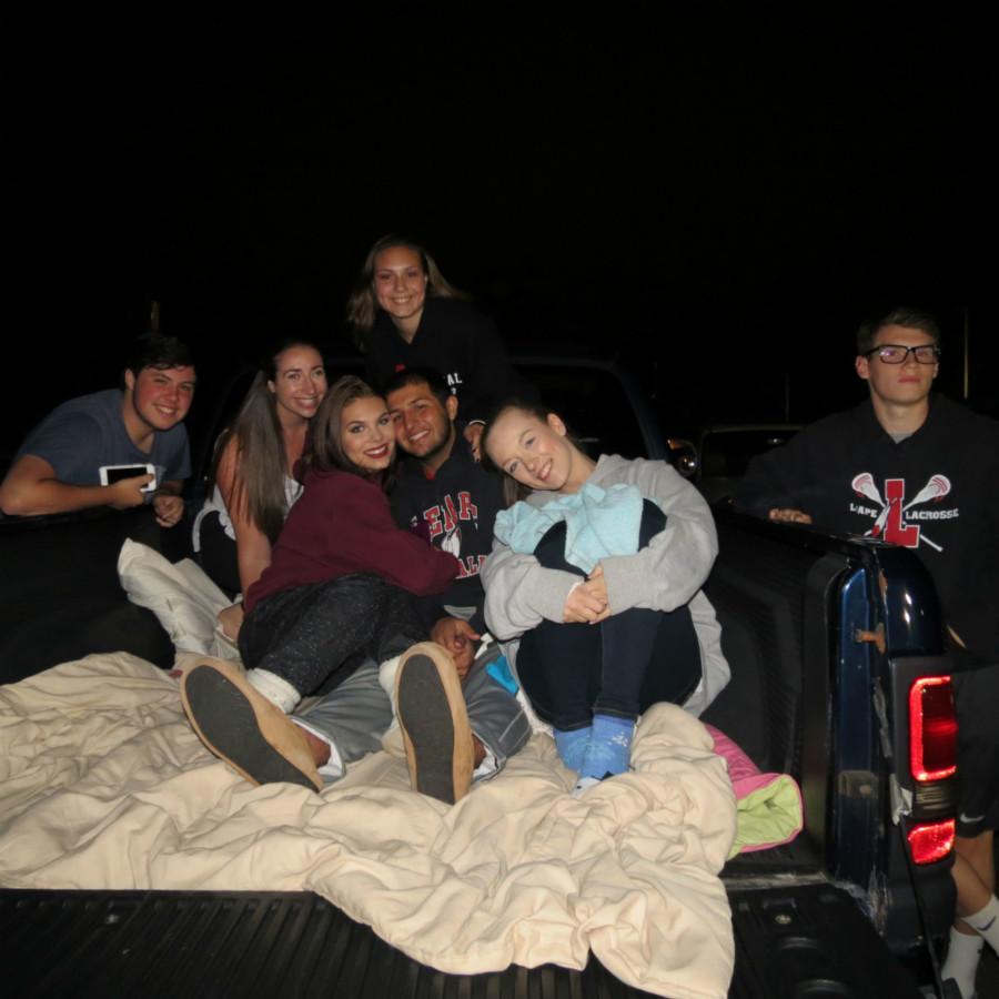 Tyler Murphy ('16), Julie Zeiberg ('16), Erika Johnson ('16), Taylor Gillman ('16), Kevin Darakhshan ('16), Jaclyn Figueroa ('16), and Dillon Gladwell ('16) all piled in the back of Taylor's car to watch the movie.